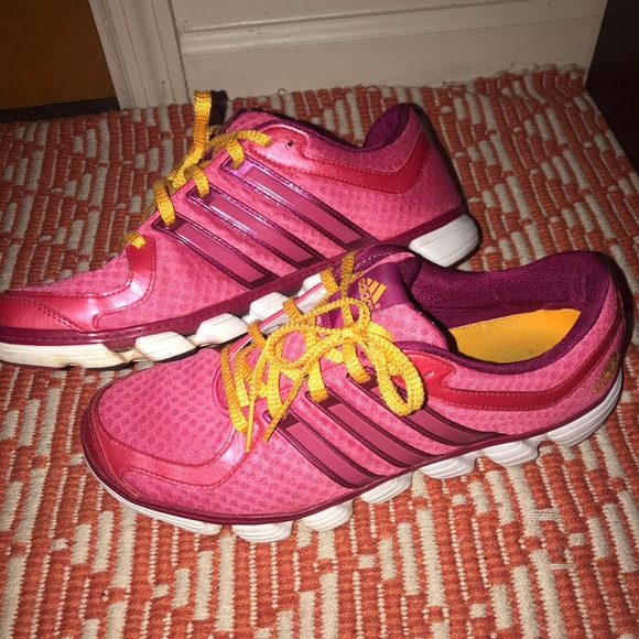 Women’s Adidas Tennis shoes - Picture 3 of 6